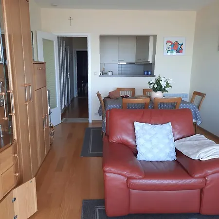 Cozy 1-bedroom With Sea View T144 アパート *